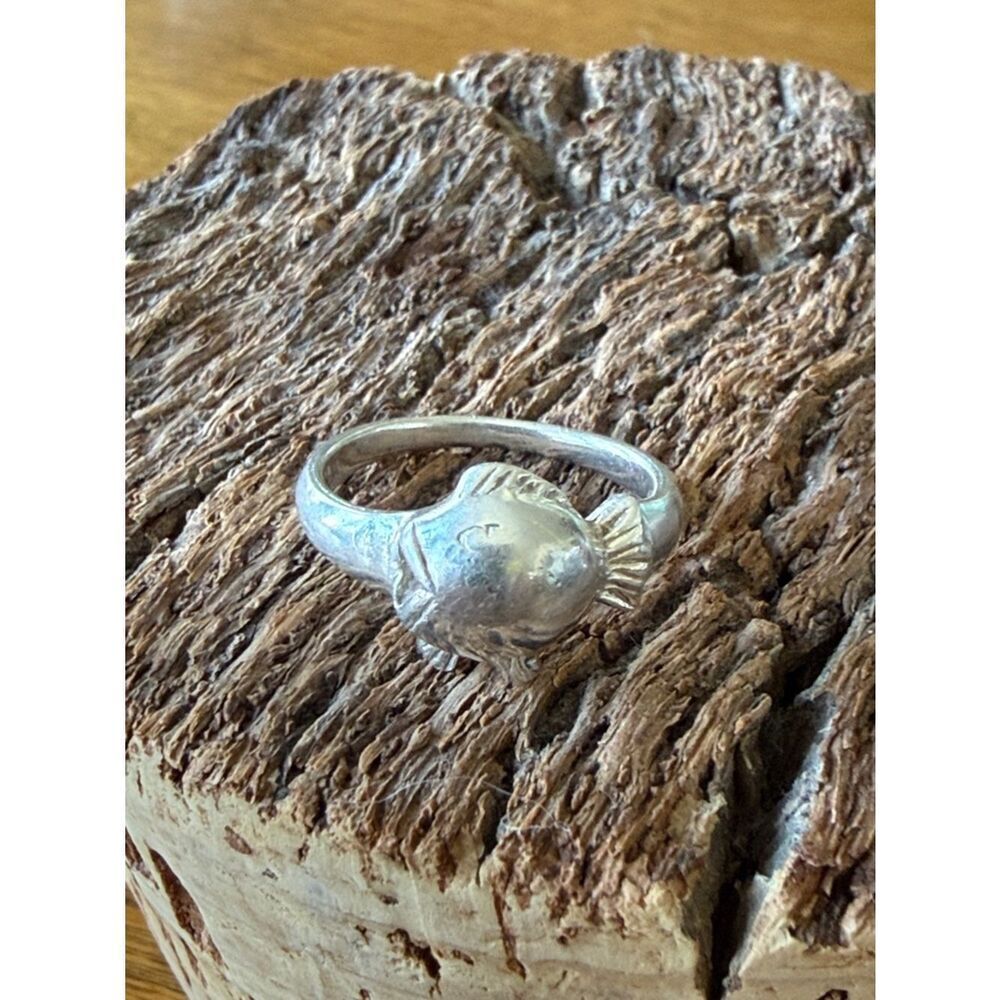 Sterling silver fish ring